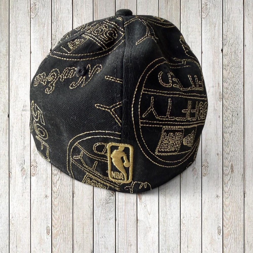 New Era Mens Los Angeles Lakers 59FIFTY Fitted Hat Black Gold All Over Size 7 - Picture 4 of 6